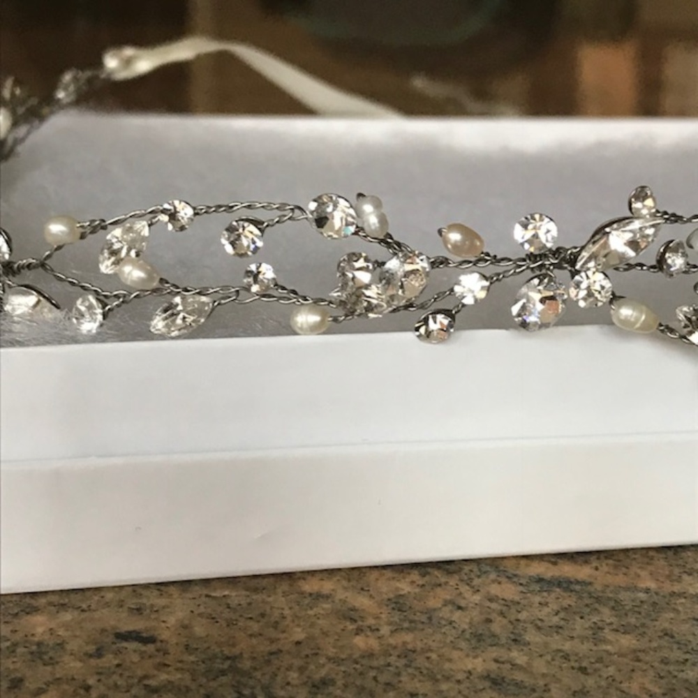 Untamed Petals by Amanda Judge Kennedy hairpiece